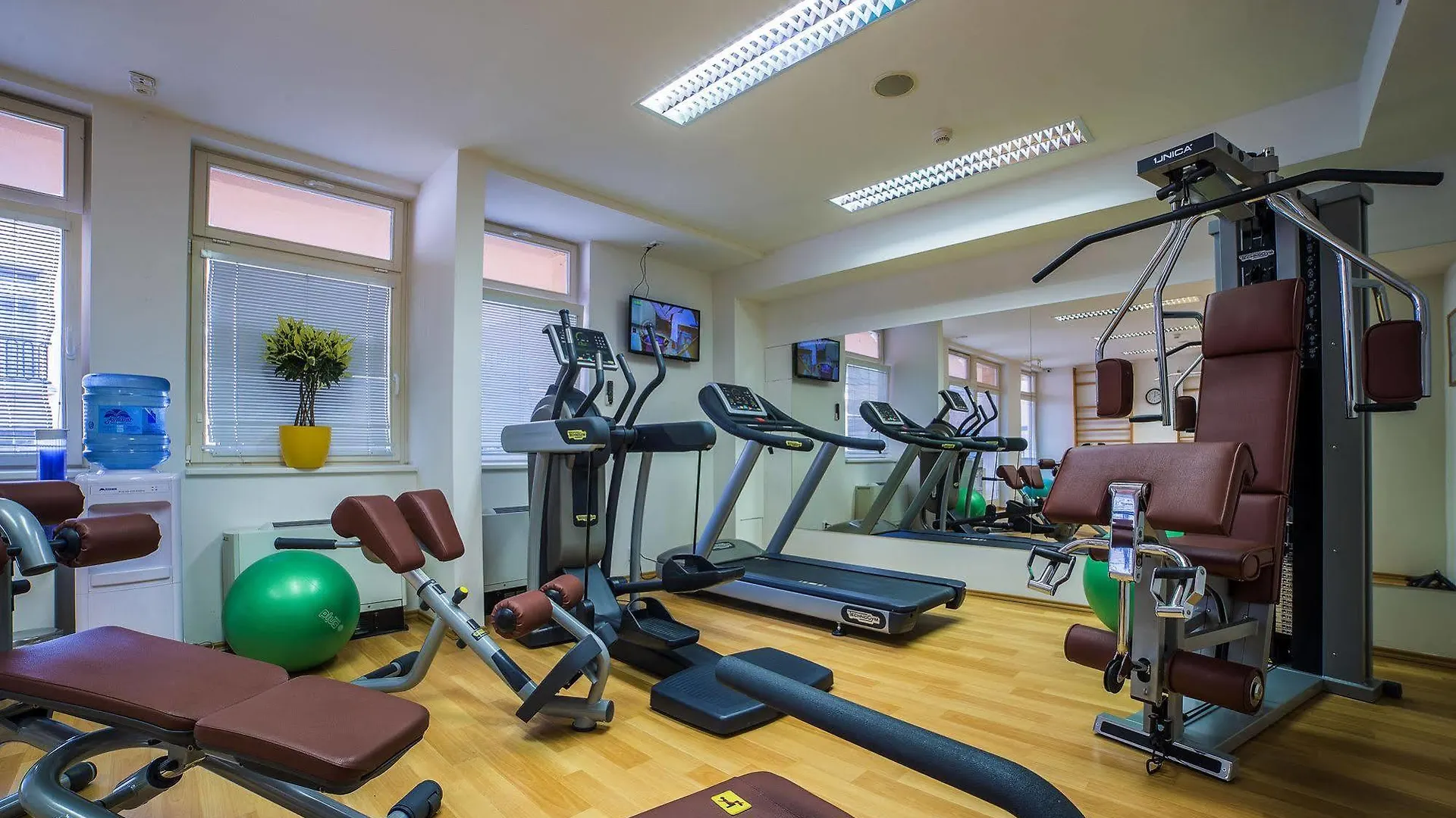 Отель Interhotel Central Карловы Вары