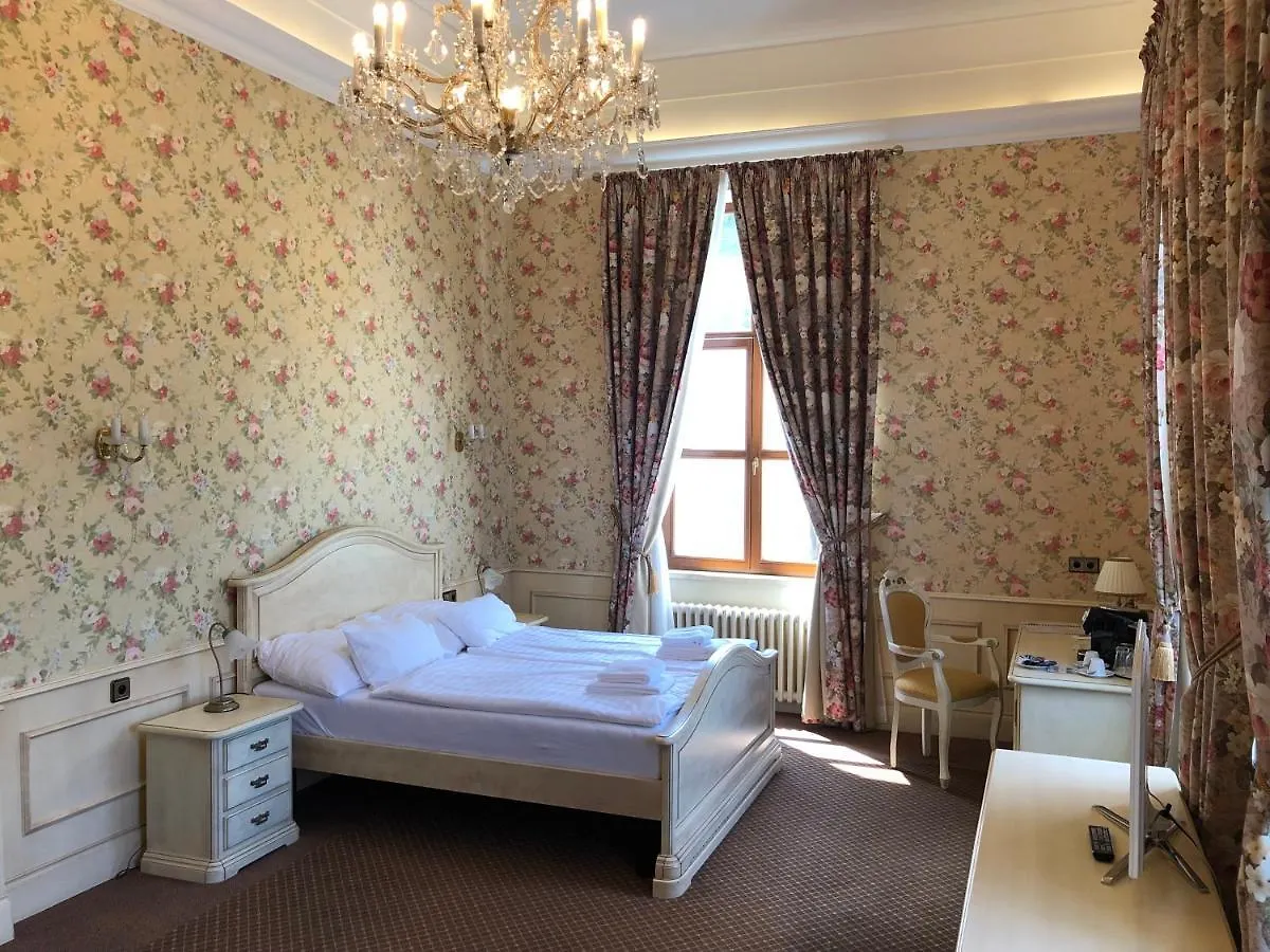 Hotel Chateau Cihelny Карловы Вары 4*,
