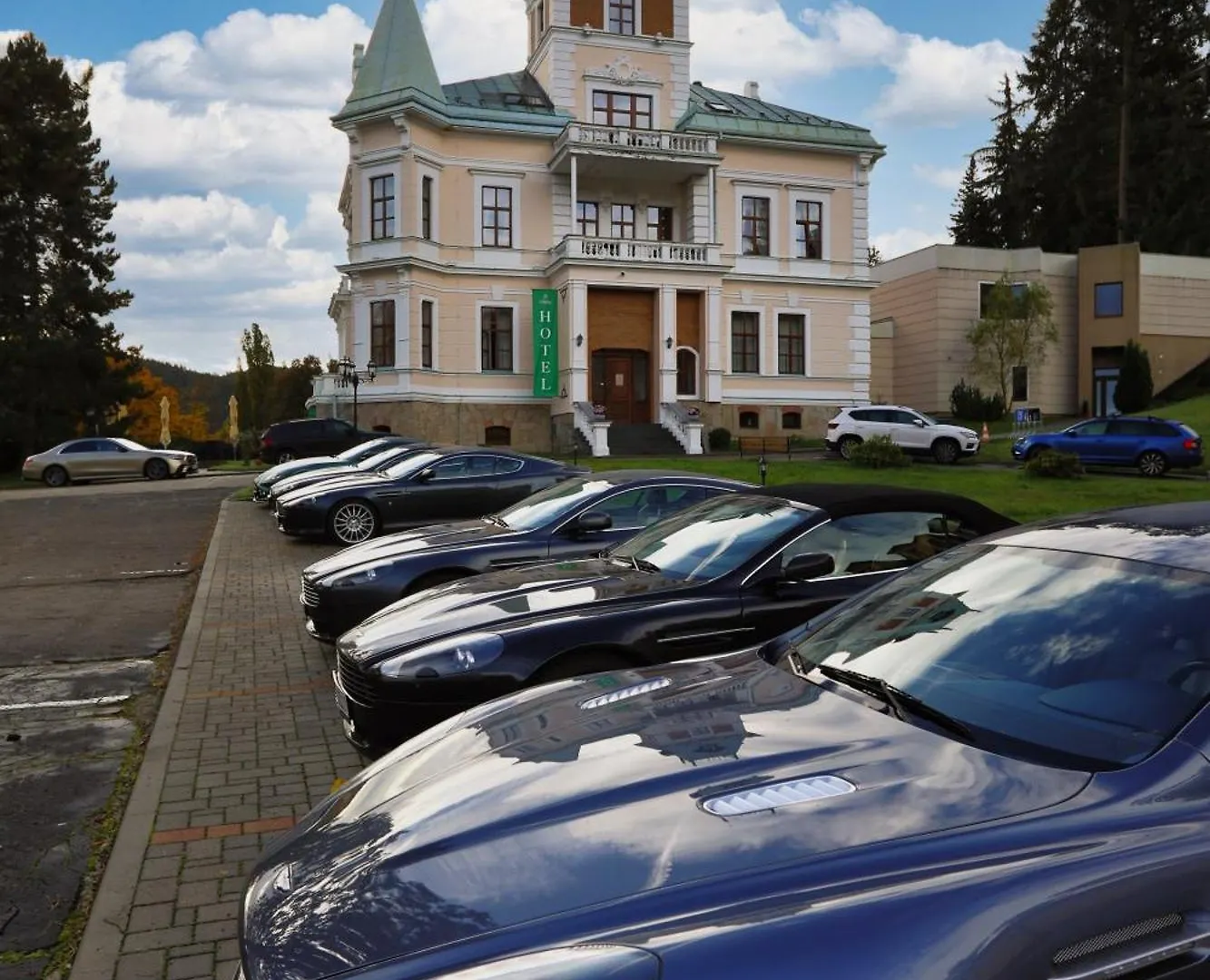 Hotel Chateau Cihelny Карловы Вары