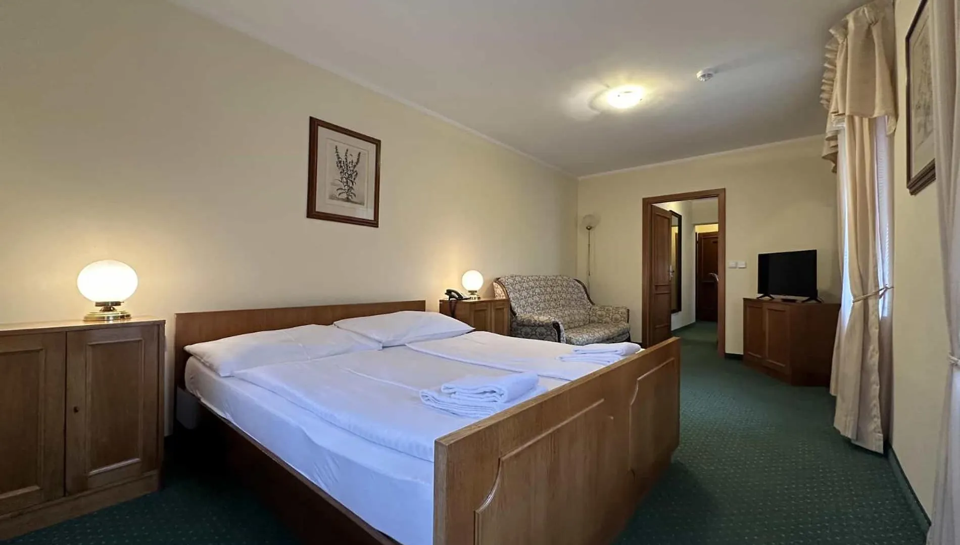 Hotel Chateau Cihelny Карловы Вары