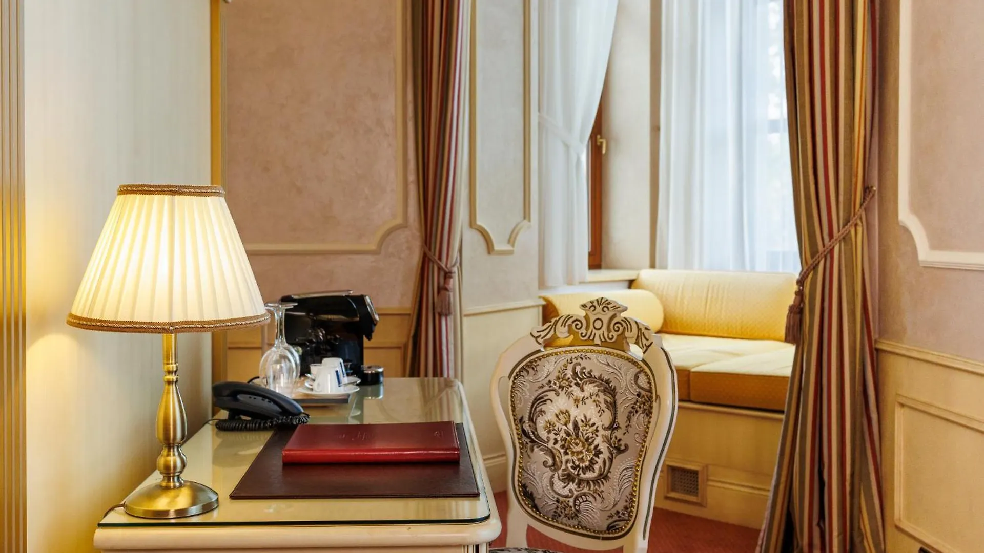 Hotel Chateau Cihelny Карловы Вары