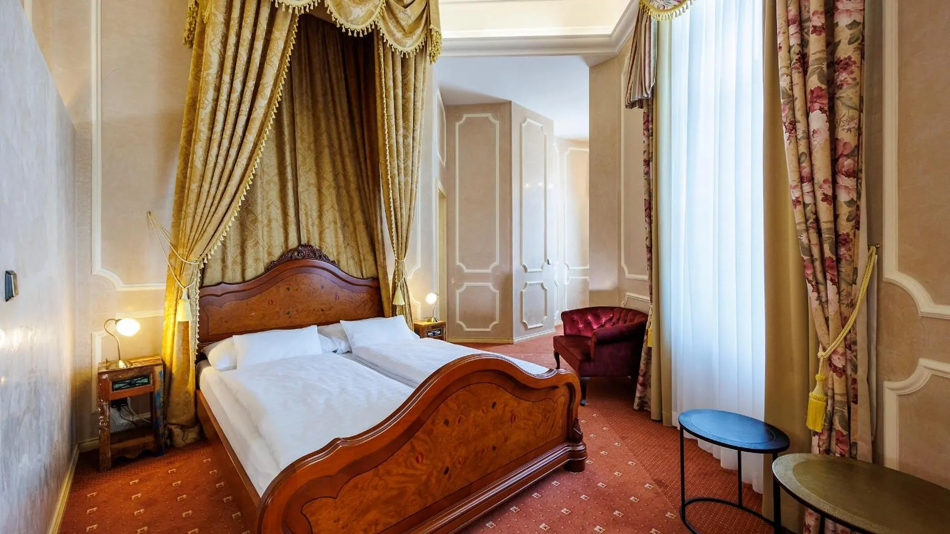 Hotel Chateau Cihelny Karlsbad 4*,