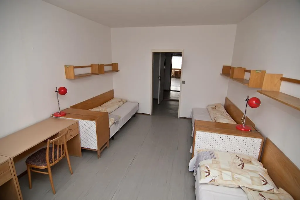 Domov Mladeze A Skolni Jidelna Karlovy Vary Hotel