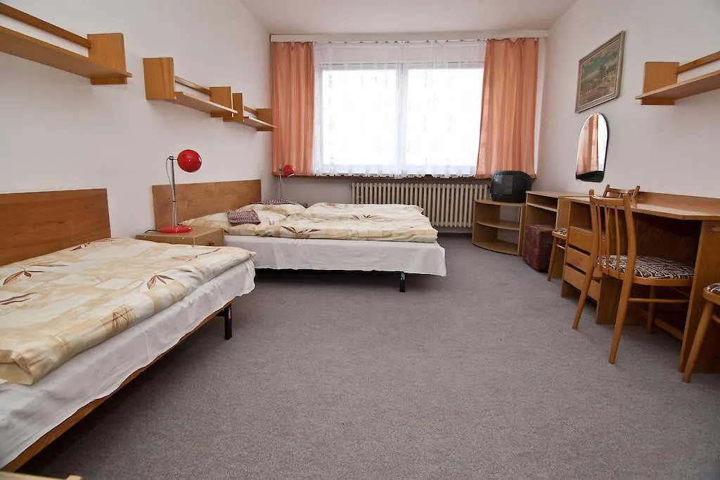 Domov Mladeze A Skolni Jidelna Karlovy Vary Hotel Czechy