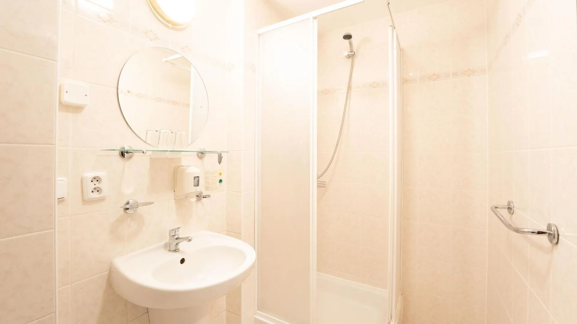 Ea Hotel Elefant Karlovy Vary 3*,