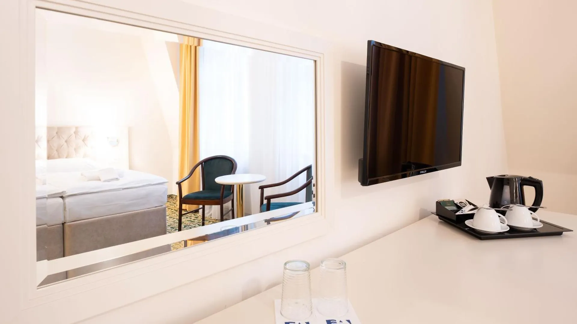 Ea Hotel Elefant Карловы Вары 3*,