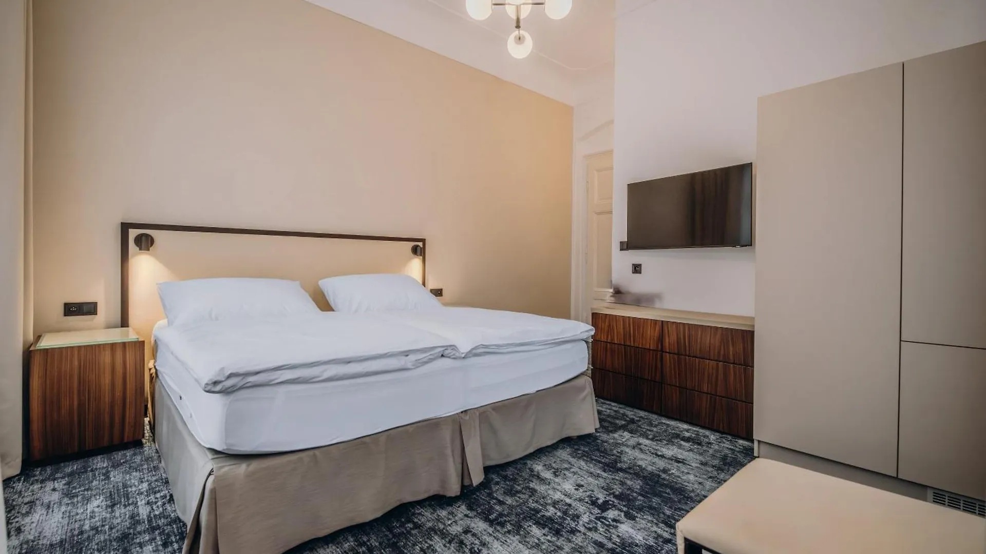 EA Hotel Esplanade Karlovy Vary 4*,