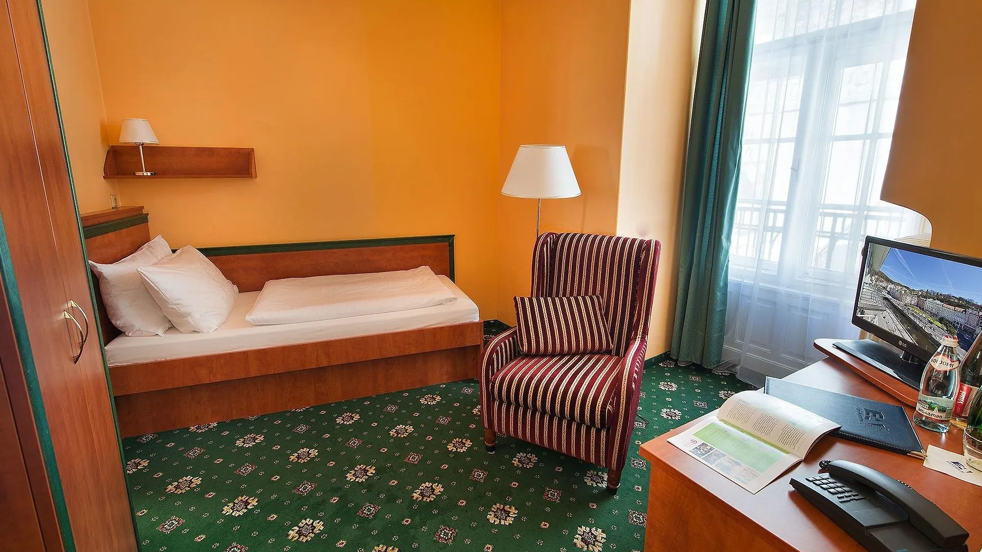 Ea Hotel Jessenius Karlsbad 3*,