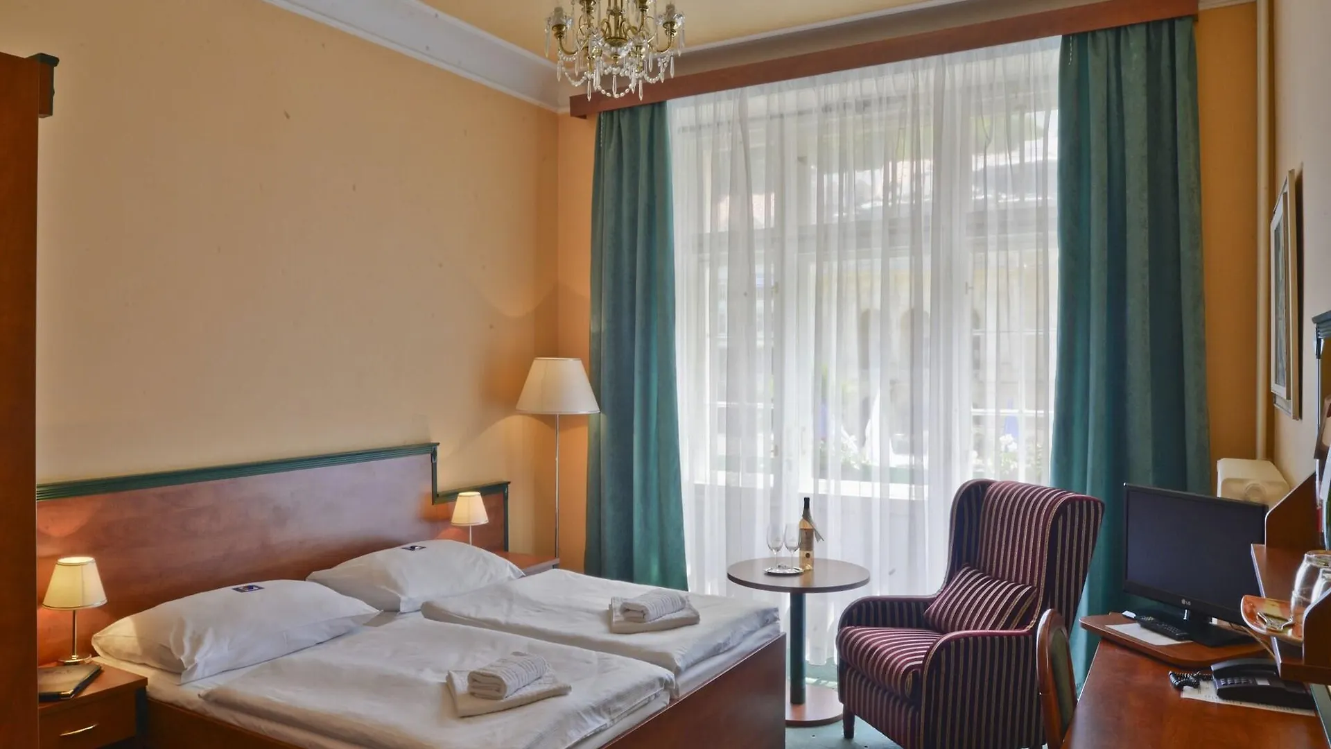 Ea Hotel Jessenius Karlsbad 3*,