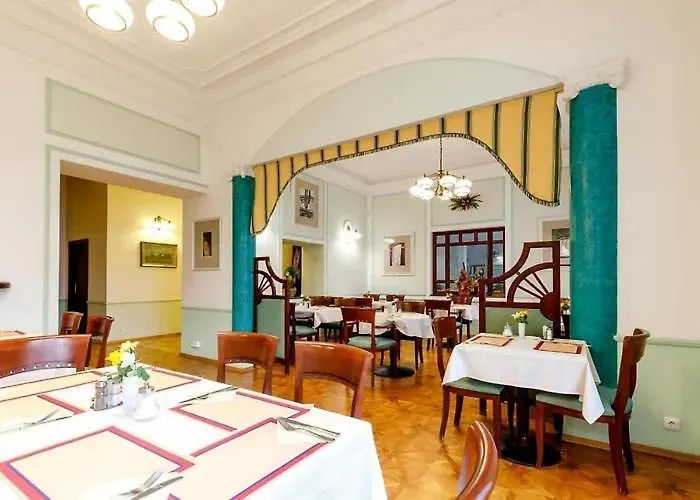 Hotel Ester Karlowe Wary 4*,