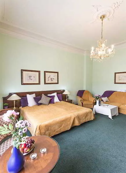 Hotel Ester Карловы Вары