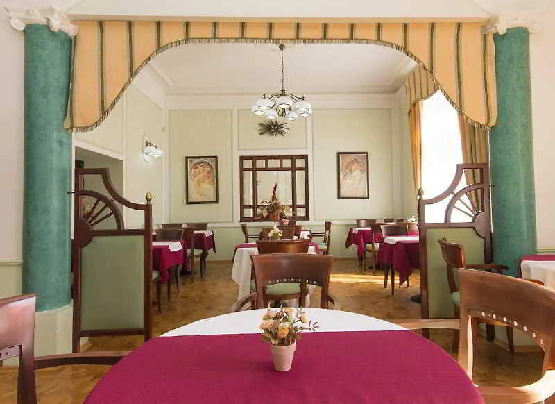 Hotel Ester Карловы Вары