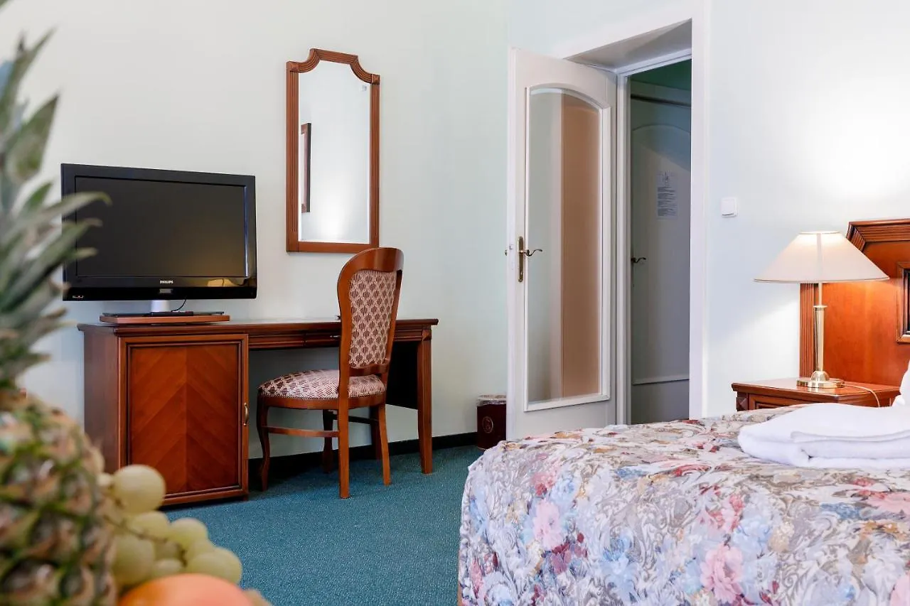 Hotel Ester Karlowe Wary 4*,