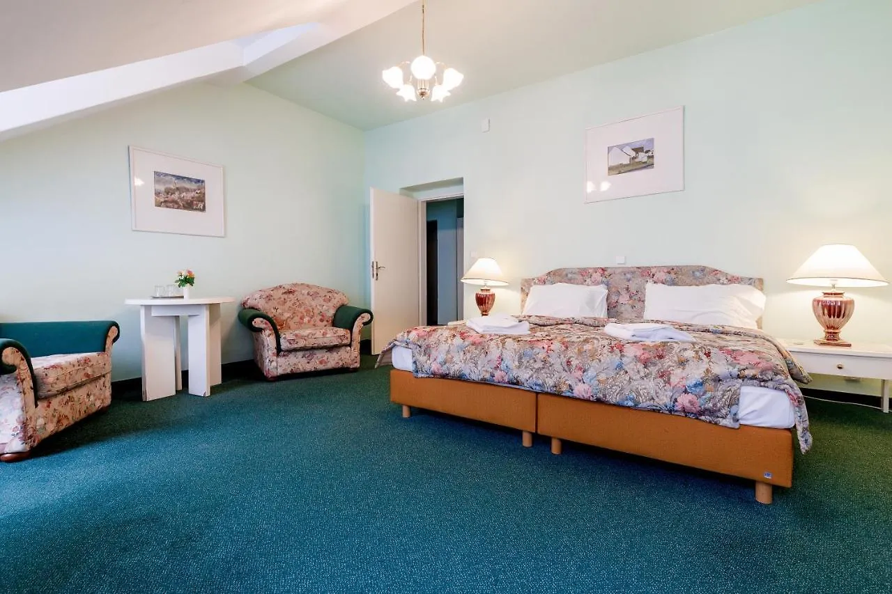 Hotel Ester Карловы Вары