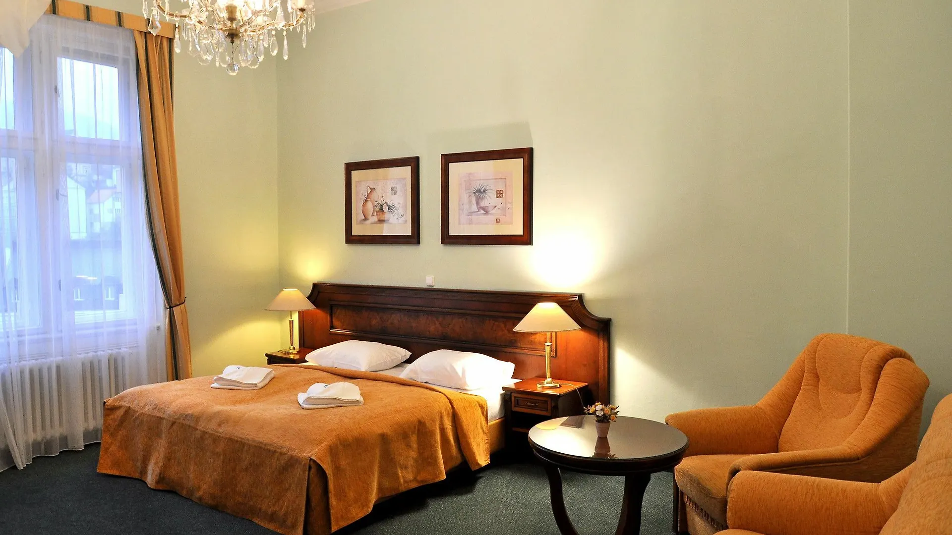 Hotel Ester Карловы Вары 4*,