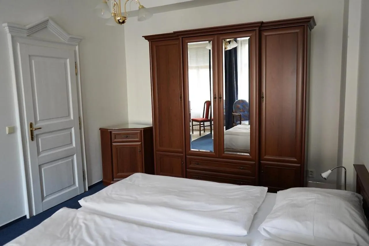 Ea Apartmany Mozart Karlovy Vary 3*,