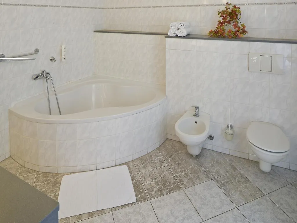 Ea Apartmany Mozart Karlovy Vary 3*,