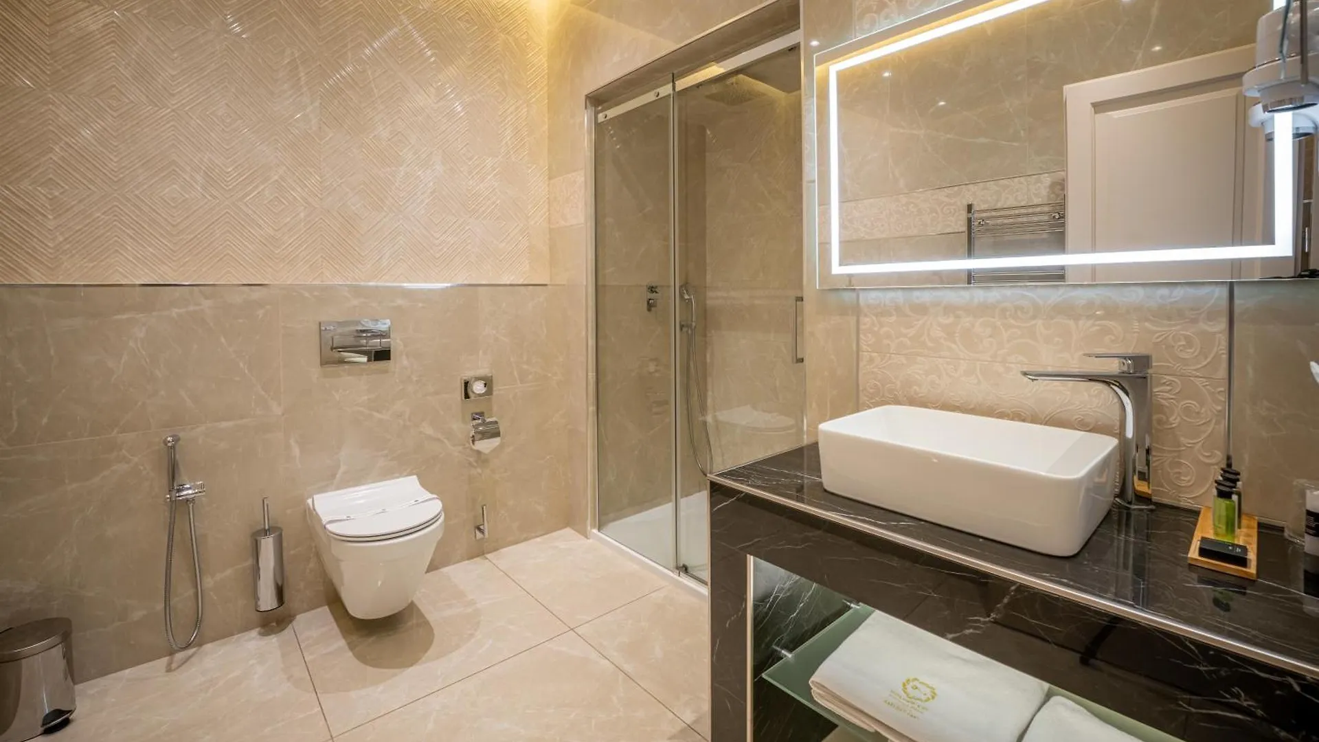 Golden Key Boutique Hotel Karlovy Vary 4*,