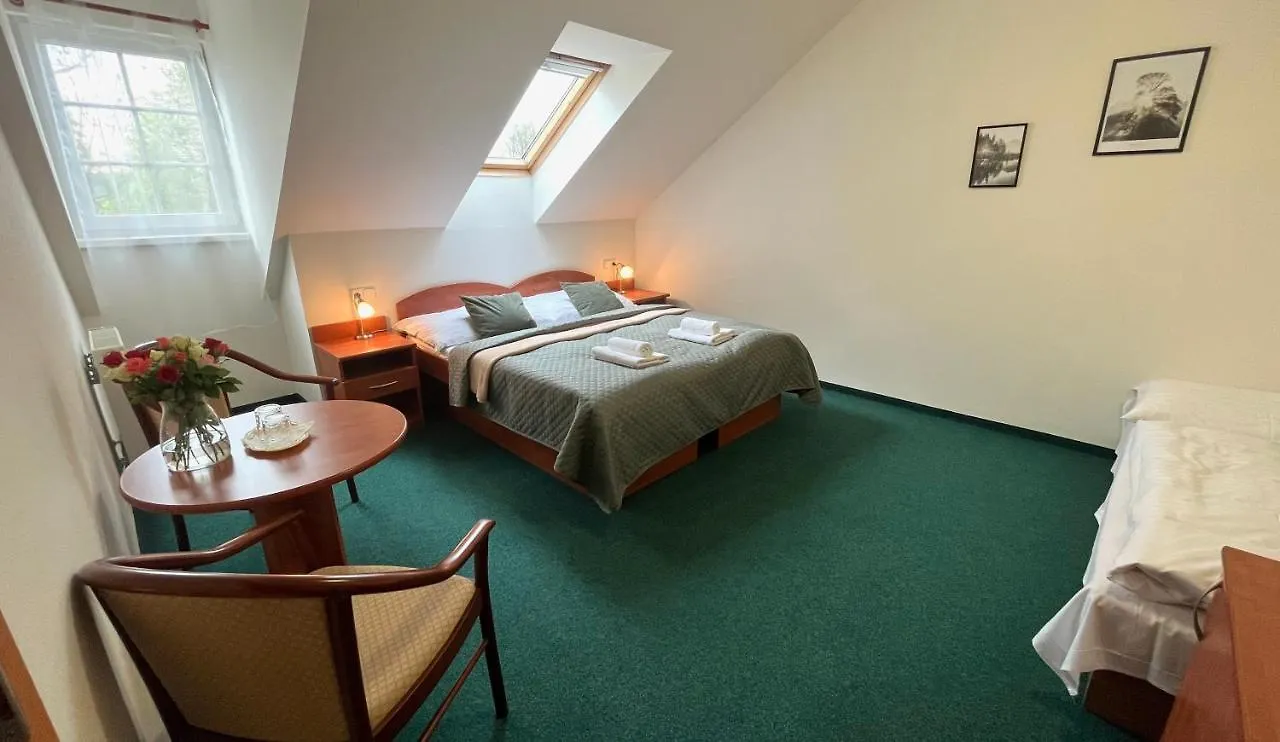 Golf Hotel Karolina Karlsbad 3*,