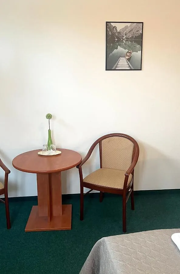 Golf Hotel Karolina Karlsbad 3*,