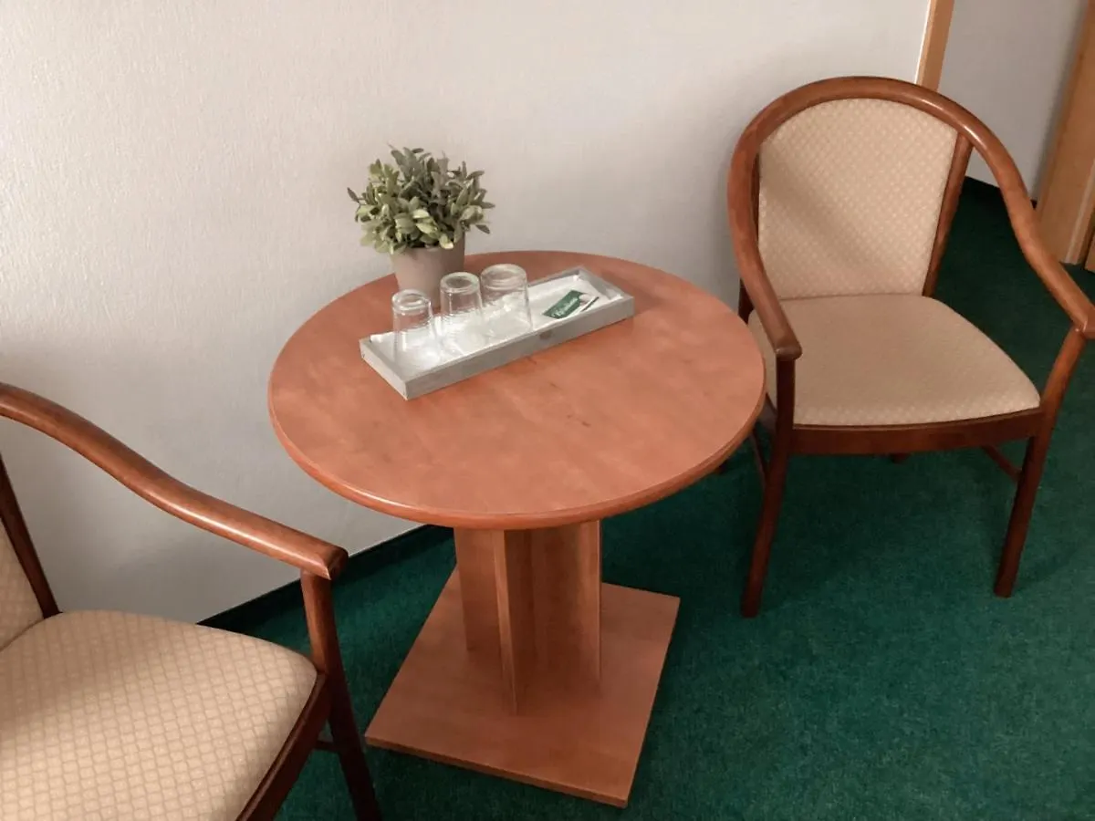 Golf Hotel Karolina Karlsbad 3*,