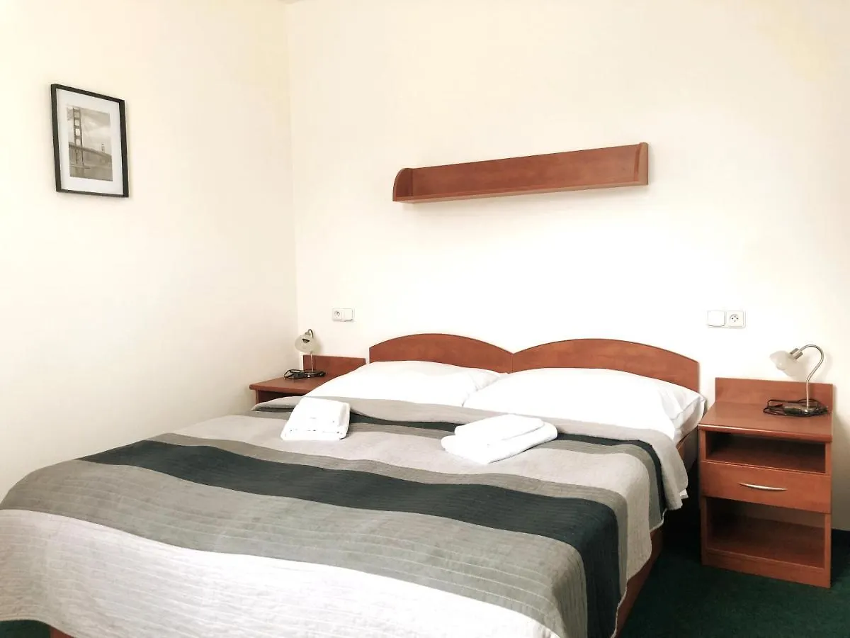 Golf Hotel Karolina Karlsbad 3*,