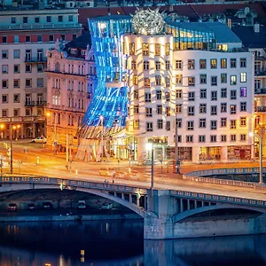 Hotel Dancing House - Tančící Dům Prague