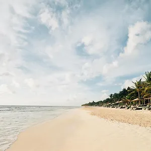 nomade-tulum.quintano-roohotels.com/