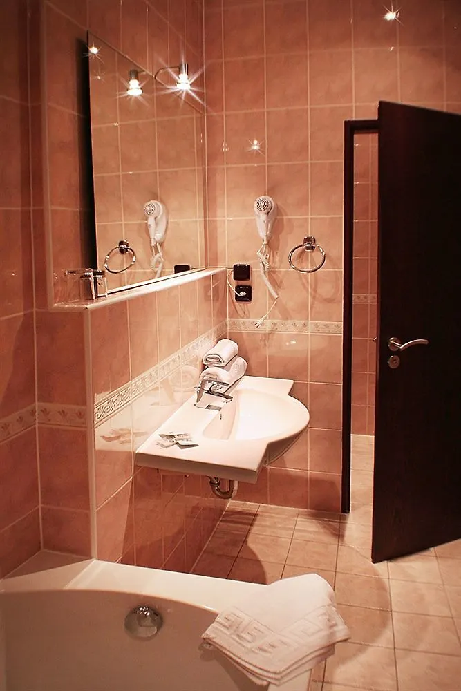 Hotel Adria Карловы Вары 3*,  Чехия