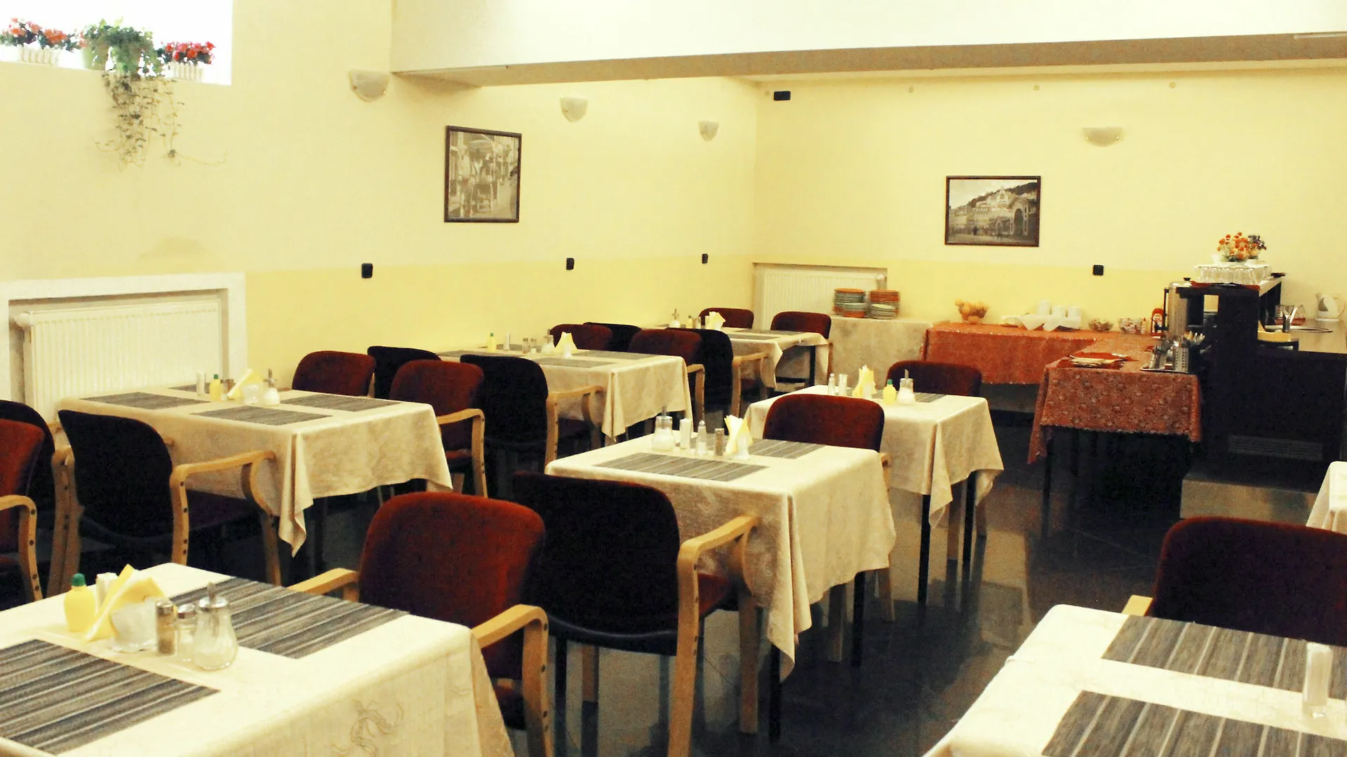 Hotel Adria Карловы Вары