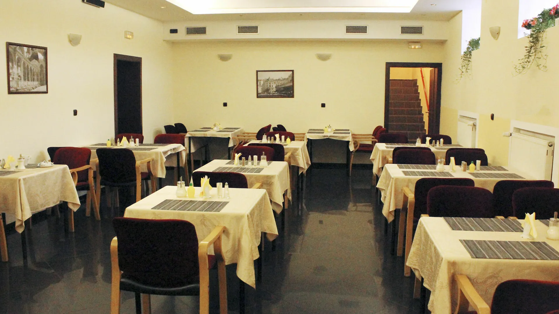 Hotel Adria Karlowe Wary 3*,