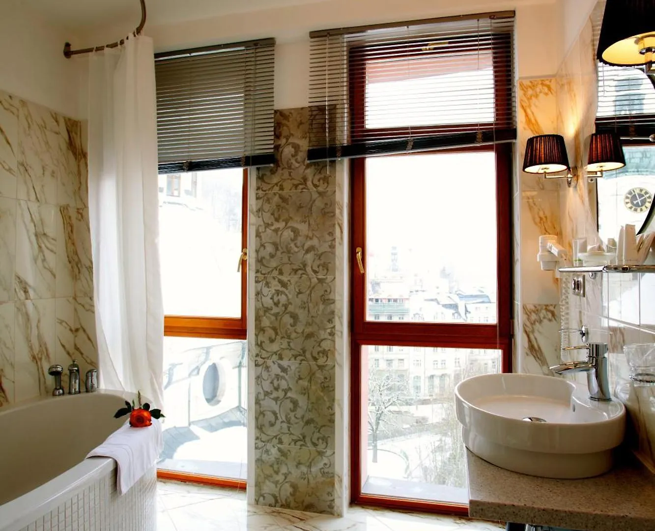 Hotel Ambiente Wellness & Spa Карловы Вары 4*,