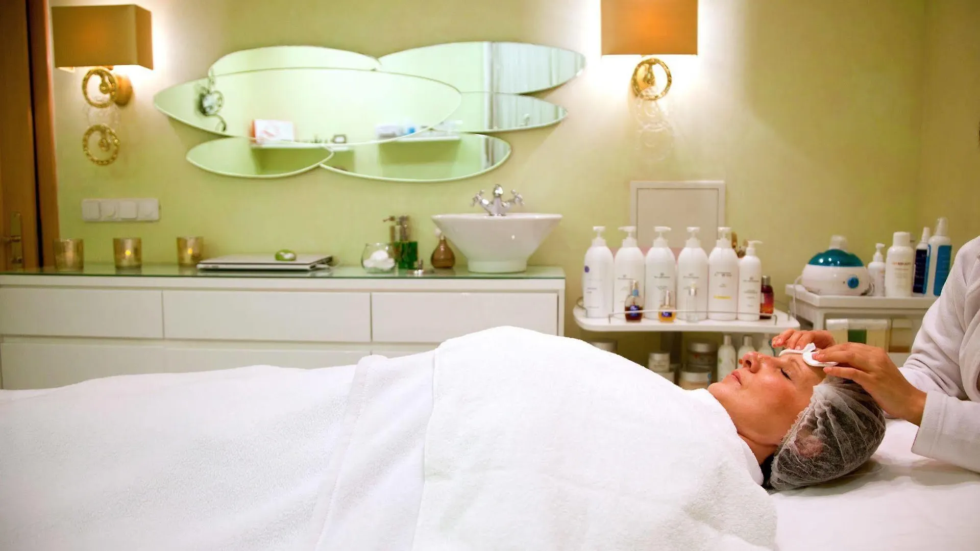 Hotel Ambiente Wellness & Spa Карловы Вары 4*,  Чехия