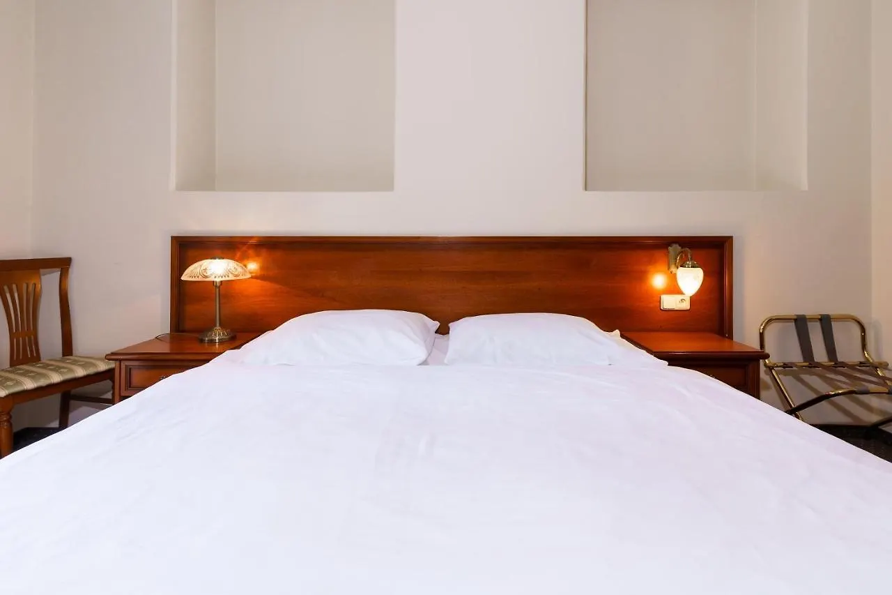 Hotel Belle Alliance Karlsbad 3*,