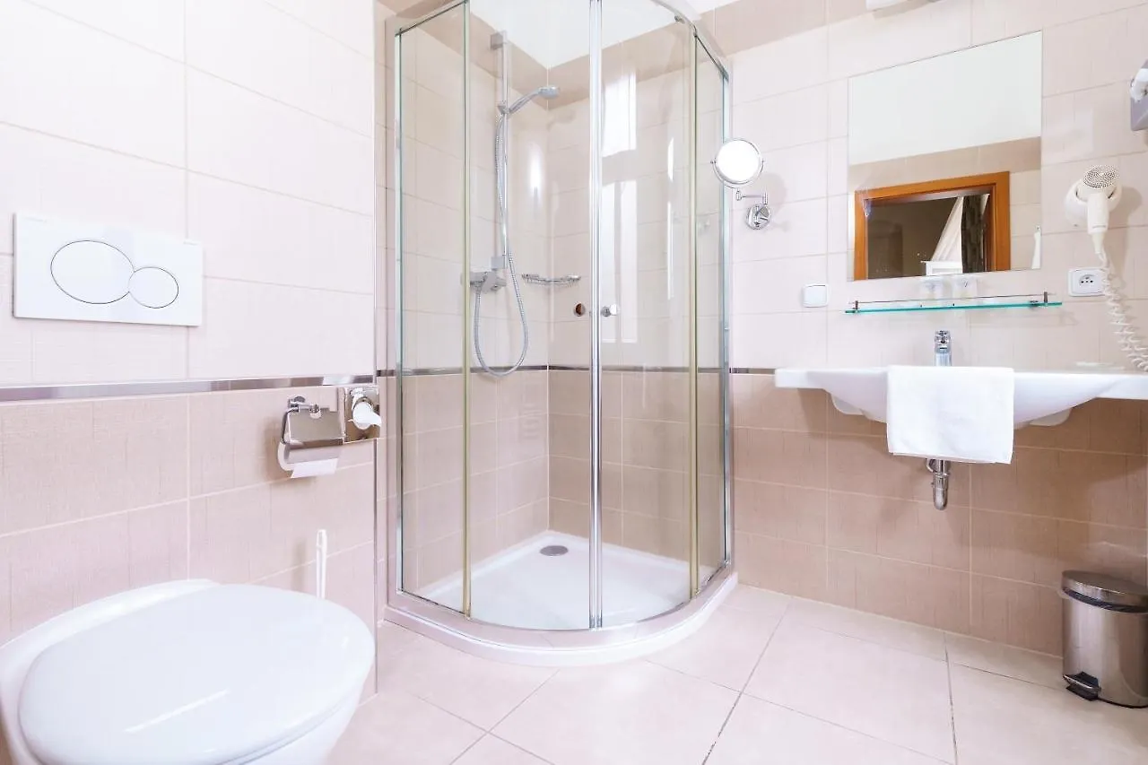 Hotel Belle Alliance Karlsbad 3*,