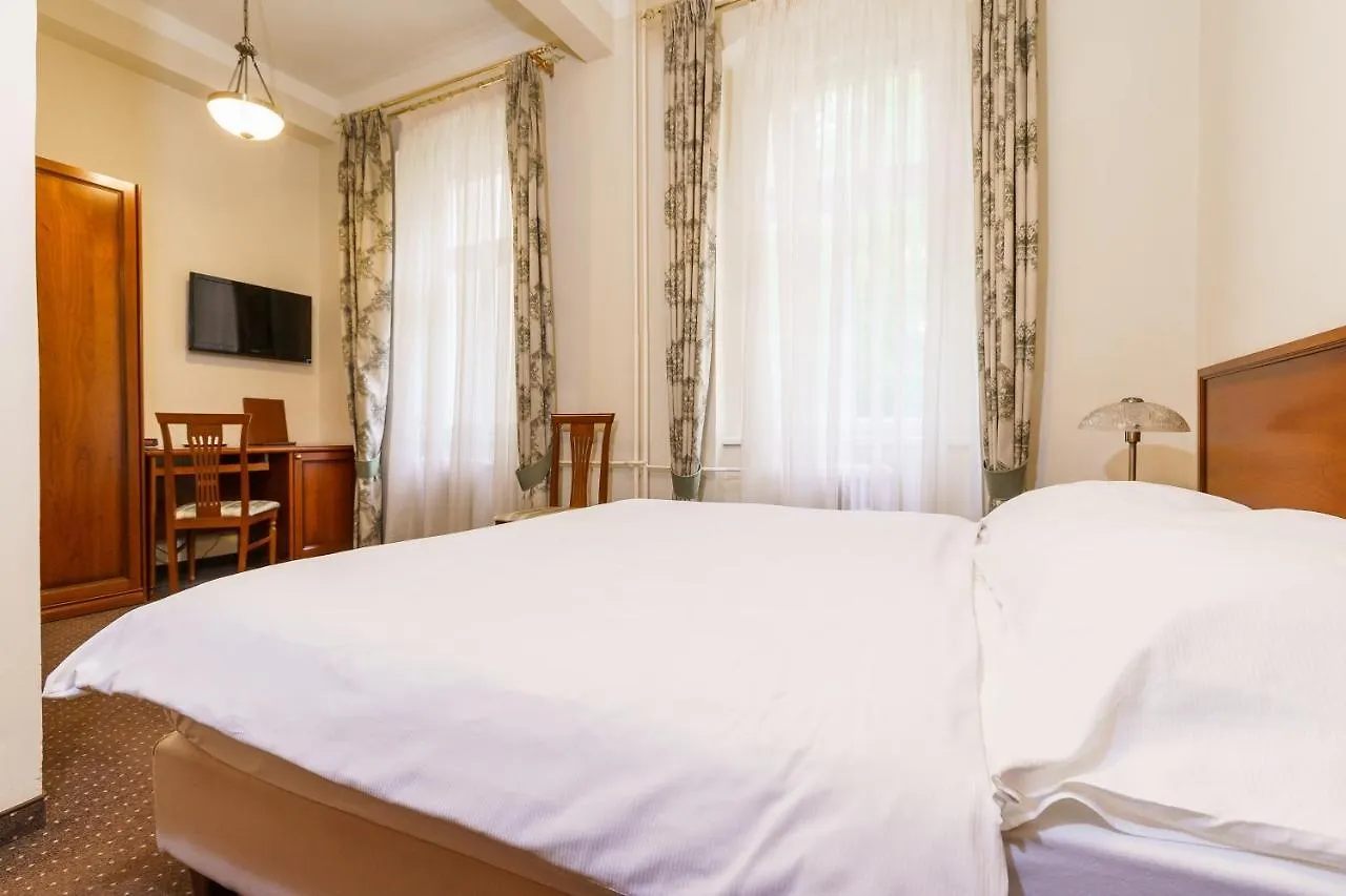 Hotel Belle Alliance Karlsbad 3*,