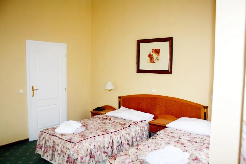 Hotel Eliska Karlovy Vary 4*,