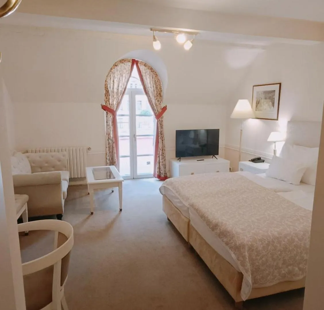 Hotel Embassy Karlsbad 4*,