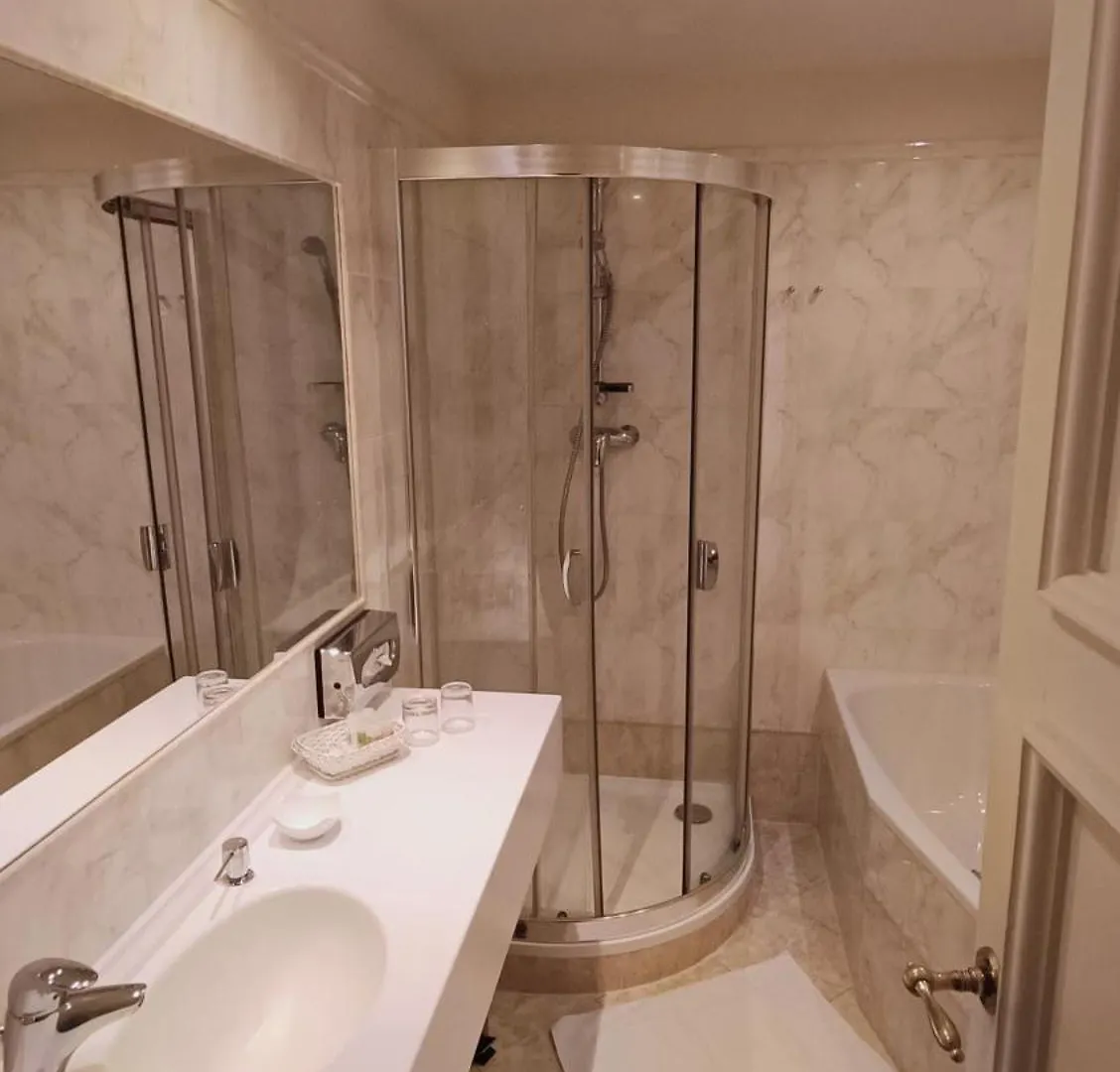 ****  Hotel Embassy Karlovy Vary Csehország