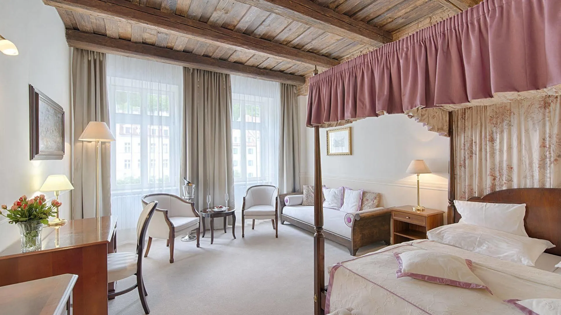 Hotel Embassy Karlovy Vary 4*,  República Checa