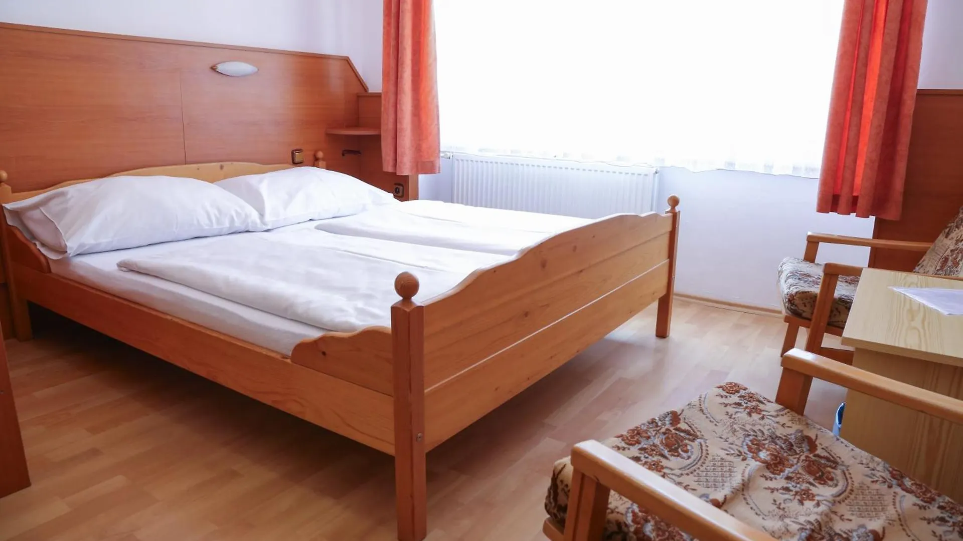 Sport Hotel Gejzirpark Карловы Вары 2*,  Чехия
