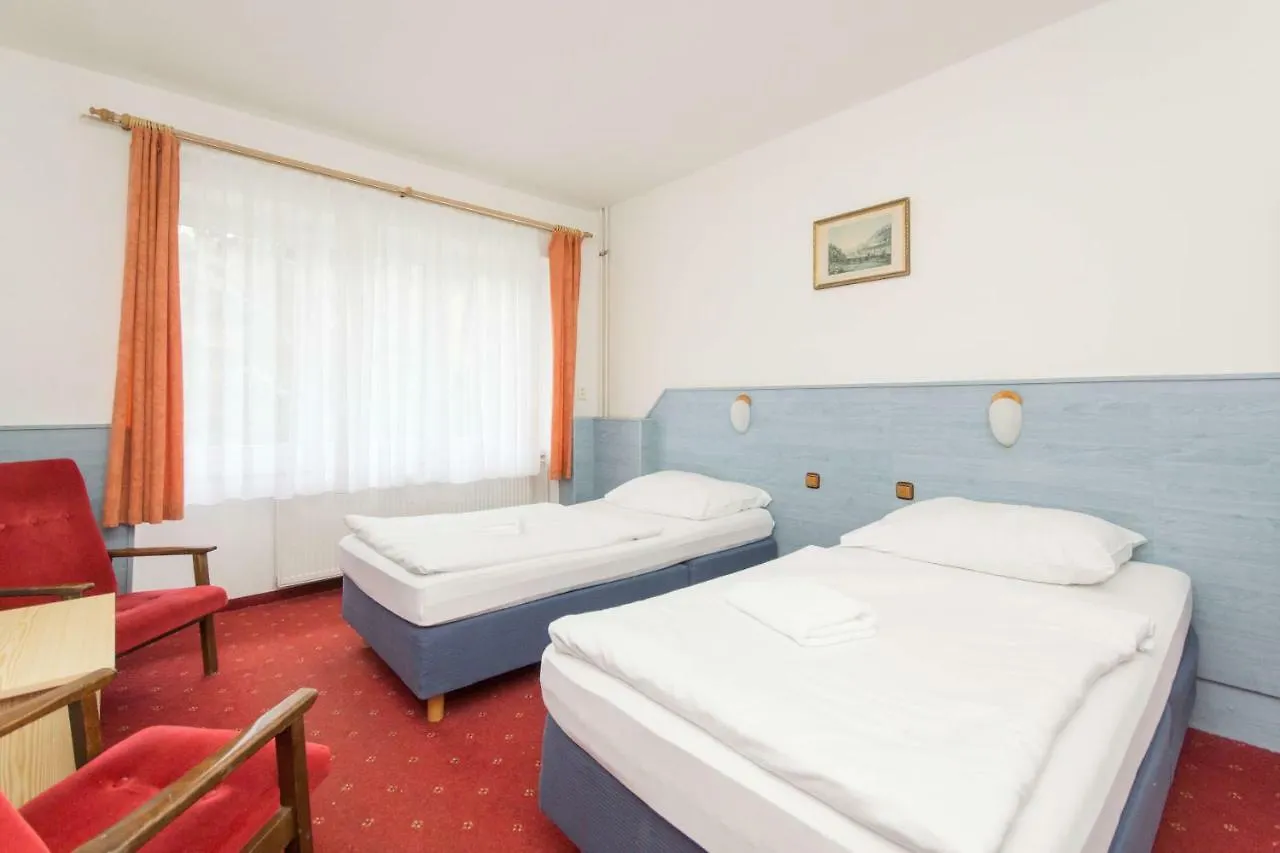 Sport Hotel Gejzirpark Карловы Вары 2*,