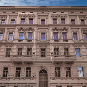 https://aparthotel-rimska-14.praguehotelsweb.com