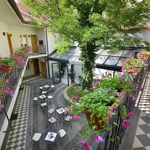 At The White Lily Hotel Prag