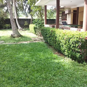 villa-rosita.negombohotels.net/