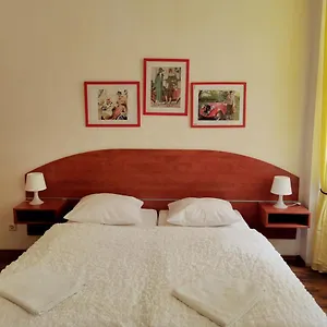 https://capri-house.praguehotelsweb.com