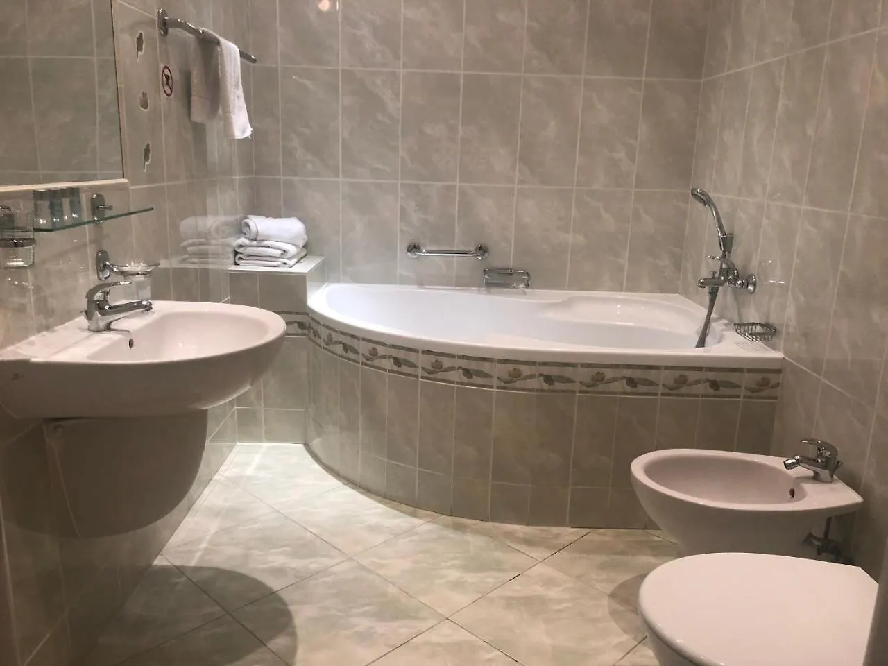 Hotel Modena Карловы Вары