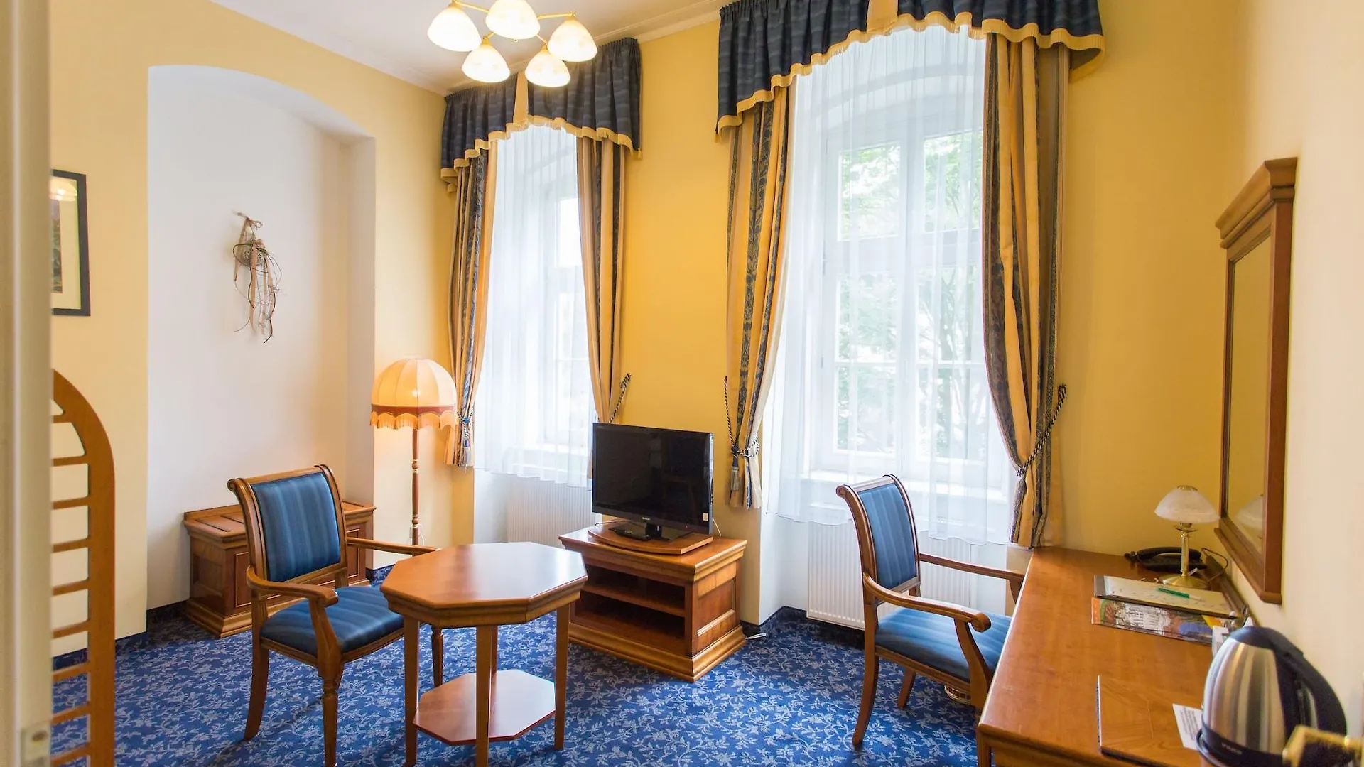Hotel Ontario Karlowe Wary 3*,  Czechy