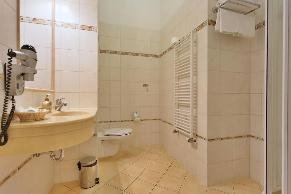 ***  Hotel Ontario Karlowe Wary Czechy