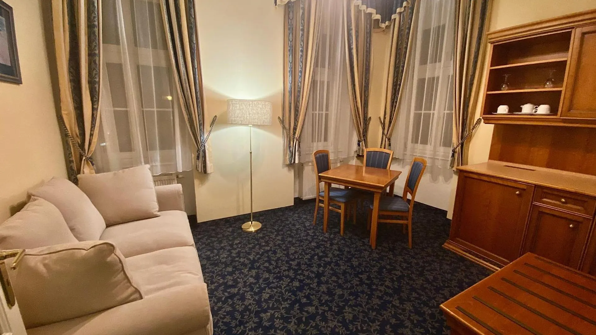 Hotel Ontario Karlowe Wary